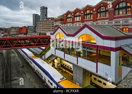 West Coast Express Train de banlieue, la Station Waterfront, Vancouver, Colombie-Britannique, Canada. Banque D'Images