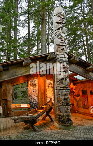 Totem, Capilano Suspension Bridge Park, North Vancouver, Colombie-Britannique, Canada Banque D'Images