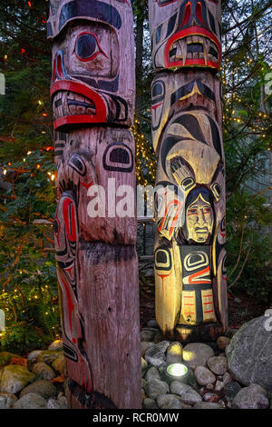 Totems, Capilano Suspension Bridge Park, North Vancouver, Colombie-Britannique, Canada Banque D'Images