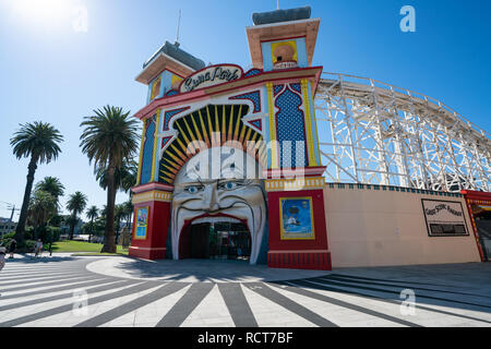 4e janvier 2019, Melbourne, Australie : 1912 Monsieur Lune face à l'entrée de Luna Park un parc d'attractions historiques à St Kilda Melbourne Australie Victoria Banque D'Images