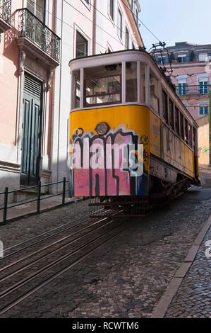 Elevador da Gloria, quartier du Chiado, Lisbonne, Portugal, Europe Banque D'Images