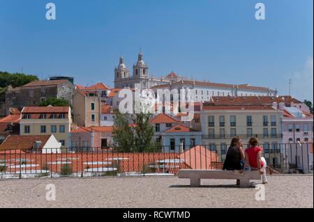 Sao Vicente da Fora vu de l'église Santa Luzia, vue d'Alfama, Lisbonne, Portugal, Europe Banque D'Images