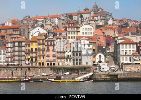 Quartier de Ribeira, Porto, site du patrimoine mondial de l'UNESCO, le Portugal, l'Europe Banque D'Images