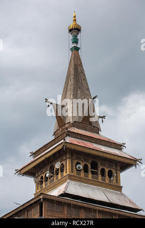 Toit de la mosquée Jama Masjid à Srinagar, Jammu-et-Cachemire, l'Inde Banque D'Images