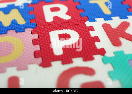 Libre de modèle d'alphabet coloré de blocs. Banque D'Images