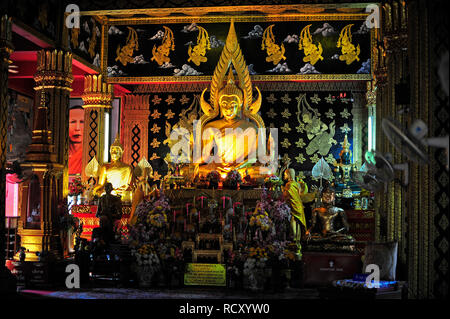 Buddha temple Wat Phan sur Ratchadamnoen Road Chiang Mai Thaïlande Banque D'Images