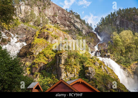 Latefossen, l'une des plus grandes chutes d'eau de Norvège. Banque D'Images