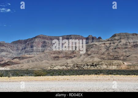 Pierce Ferry Road, paysages Meadview. Le Parc National du Grand Canyon, Arizona, USA Banque D'Images