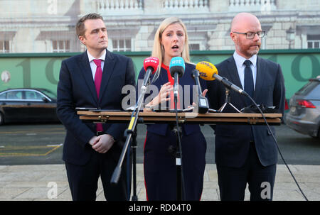 Porte-parole du Fianna Fail sur Brexit Lisa Chambers parlant à Leinster House à Dublin après le premier ministre britannique, Theresa peut perdre un vote sur son Brexit connexe à la Chambre des communes de Londres mardi. Photo date : mercredi 16 janvier 2019. Voir la politique Brexit PA histoire de l'Irlande. Crédit photo doit se lire : Brian Lawless/PA Wire Banque D'Images