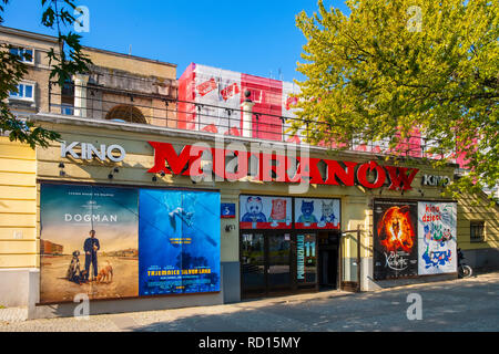 Varsovie, Mazovie / Pologne - 2018/09/21 : cinéma Muranow - movietheather indépendant emblématique dans le cinéma Muranow district de Varsovie Banque D'Images