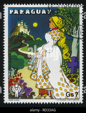 Russie KALININGRAD, 22 avril 2017 : timbres par le Paraguay, Cendrillon, vers 1979 montre Banque D'Images