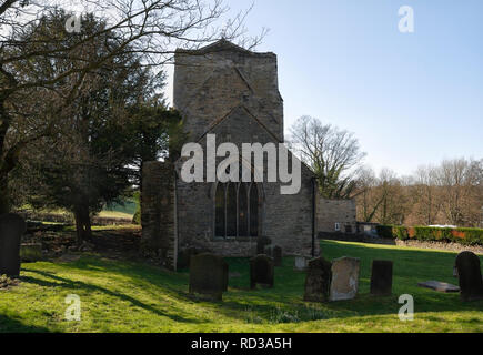 Abbaye de Beauchief à Sheffield, Angleterre, Royaume-Uni. Vestiges d'église de banlieue de chantier avec tombes, bâtiment classé II* Banque D'Images