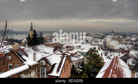 Serbie - Vue de l'Gardos Hill dans la vieille ville de Zemun, un règlement historique sur les rives du Danube dans la ville de Belgrade à l'hiver Banque D'Images