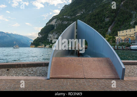 Riva del Garda, Italie - 10 août : Monument aux marins morts, le 10 août 2016 à Riva del Garda, Italie Banque D'Images