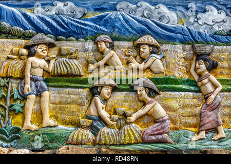 Fresque de la légende du Lac Beratan au temple hindou balinais Pura Ulun Danu Beratan, Tabanan, Bali, Indonésie Banque D'Images