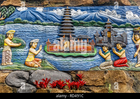 Fresque de la légende du Lac Beratan au temple hindou balinais Pura Ulun Danu Beratan, Tabanan, Bali, Indonésie Banque D'Images