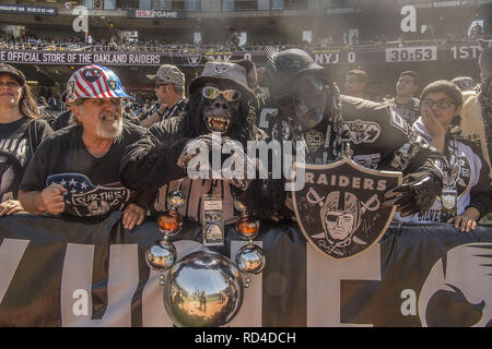 Oakland, Californie, USA. Sep 17, 2017. Trou noir se prépare pour le Dimanche, Septembre 17, 2017, au Oakland-Alameda County Coliseum, Oakland, Californie. Les raiders défait les Jets 45-20. Crédit : Al Golub/ZUMA/Alamy Fil Live News Banque D'Images