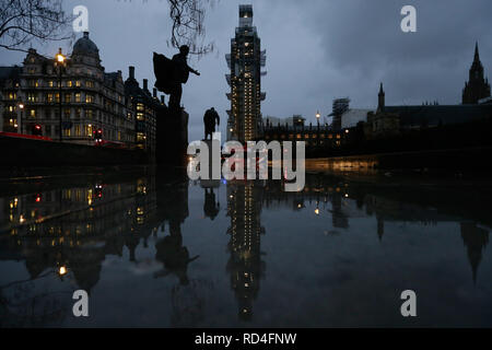 Londres, Royaume-Uni. 16 janvier, 2019. Photo prise le 16 janvier 2019 présente une vue de l'édifice du parlement à Londres, Grande-Bretagne. Le gouvernement britannique a survécu à un vote de confiance au Parlement le mercredi, une journée après qu'il a subi un nombre record de Brexit traiter vote défaite. Crédit : Tim Irlande/Xinhua/Alamy Live News Banque D'Images