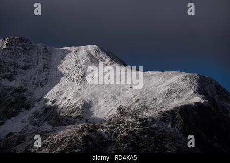 Galles. 17 Jan 2019. Météo France : dans les collines enneigées de la vallée de l'Ogwen de Snowdonia National Park, au nord du Pays de Galles le Jeudi, Janvier 17, 2019. Crédit : Christopher Middleton/Alamy Live News Banque D'Images