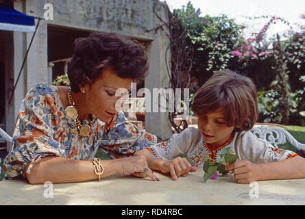 Prinzessin Maria Beatrice von Savoyen mit Sohn Raffaelo à Cuernavaca, Mexique 1979. La princesse Maria Béatrice de Savoie avec son fils Raffaelo à Cuernavaca, Mexique 1979. Banque D'Images