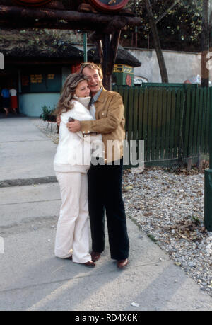 Michael Prinz von und Preußen Ehefrau Jutta im Anbaugebiet Tokaj, Hongrie 1978. Michael Prince de Prusse et son épouse Jutta à Tokaj, Hongrie 1978. Banque D'Images
