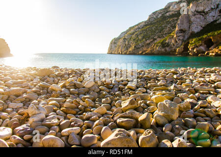 Plage La Granadella à Javea, Espagne, lors d'une journée ensoleillée Banque D'Images