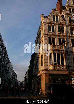 À l'échelle du nord de Piccadilly Street Arlington à St James's, Londres. Banque D'Images