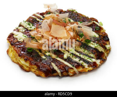 Okonomiyaki est une crêpe salé japonais contenant une variété d'ingrédients. Banque D'Images