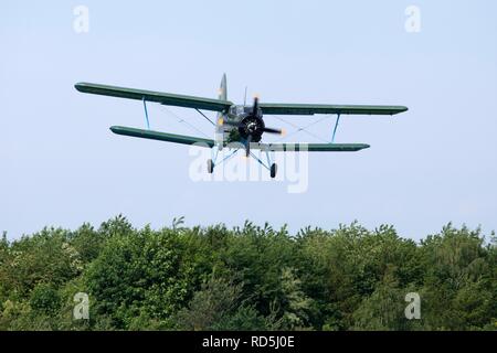 Antonov An-2 biplan, célébration du 100e anniversaire de l'aérodrome, à Lunebourg, Basse-Saxe, Allemagne Banque D'Images