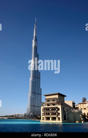 Burj Khalifa, le plus haut bâtiment au monde, Dubaï, Émirats arabes unis, Moyen Orient Banque D'Images