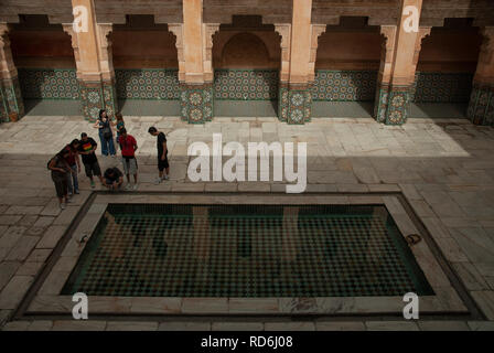 Gen vue de l'école islamique Medersa Ben Youssef, Marrakech, Maroc Banque D'Images