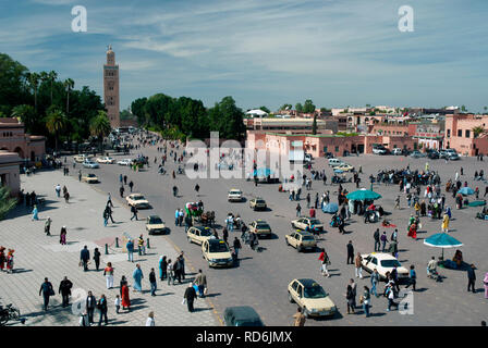 Vue générale sur la Mosquée Jemaa el-Fnaa et Koutoubia, Marrakech, Maroc Banque D'Images