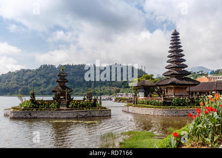 Temple Hindou balinais Pura Ulun Danu Beratan, Tabanan, Bali, Indonésie Banque D'Images