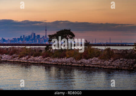 Toronto, Canada - 25 octobre 2018 : Promenade park, et Marina au coucher du soleil, près de Toronto, Canada Banque D'Images