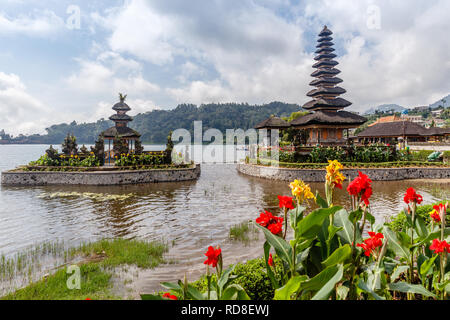 Temple Hindou balinais Pura Ulun Danu Beratan, Tabanan, Bali, Indonésie Banque D'Images