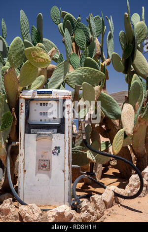 Pompe Caltex de gaz abandonnés - Solitaire, Khomas Region, la Namibie, l'Afrique Banque D'Images