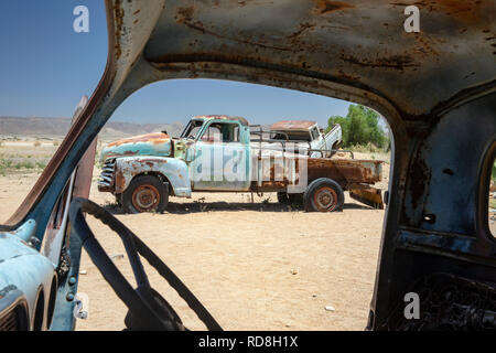Camion abandonné en solitaire, Khomas Region, la Namibie, l'Afrique Banque D'Images