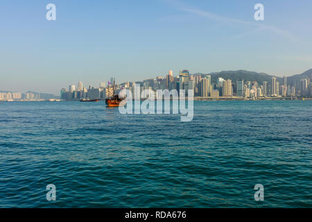 Vue sur la rue de l'horizon de l'île de Hong Kong, Hong Kong, Chine. Banque D'Images