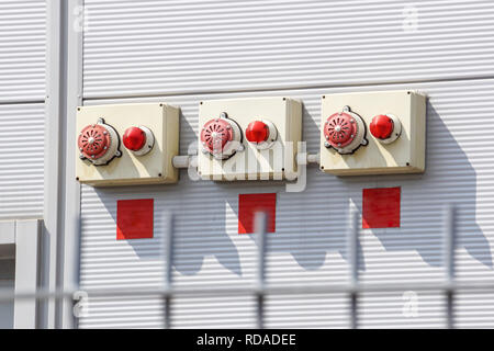 Bouton d'alarme incendie sur le mur .ferme industrielle Banque D'Images