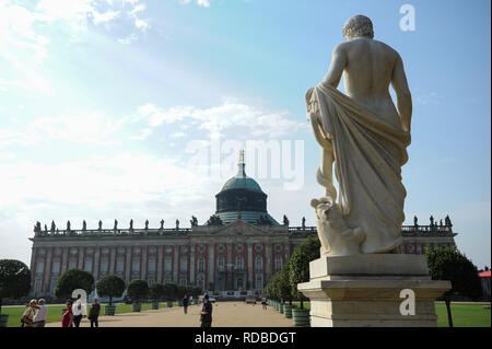 16.09.2014, Potsdam, Brandebourg, Allemagne, Europe - Touristes au Nouveau Palais dans le parc de Sanssouci. Banque D'Images