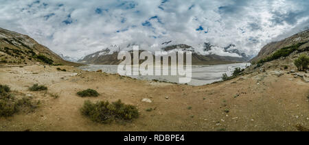 Vue panoramique de paysages de montagnes du Karakoram au Pakistan. Banque D'Images