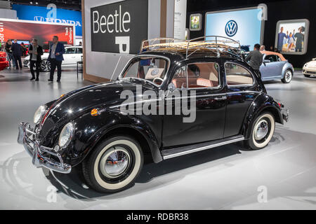 Detroit, Michigan - une Volkswagen Beetle 1964 sur l'affichage à la North American International Auto Show. Banque D'Images