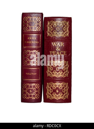 L'Easton Press Éditions reliés en cuir d'Anna Karénine de Tolstoï et de la guerre et de la paix. Isolé sur fond blanc. Banque D'Images