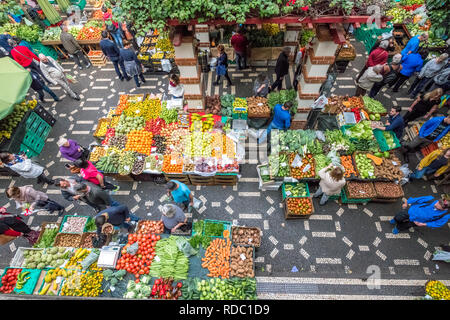 Mercado DOS Lavradores, fruits et légumes à l'intérieur de Madère marché. Banque D'Images