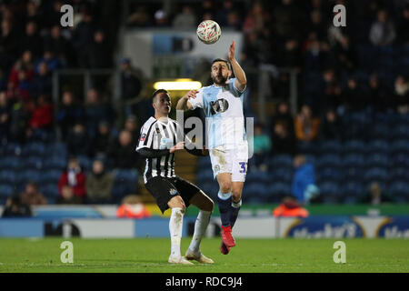 BLACKBURN, 15 janvier 2019. Craig Conway de Blackburn Rovers contests un en-tête avec Javi Manquillo de Newcastle United lors de la FA Cup troisième relecture ronde entre Blackburn Rovers et Newcastle United à Ewood Park, Blackburn, le mardi 15 janvier 2019 (Crédit photo : Mark Fletcher | MI News & Sport | Alamy) Banque D'Images