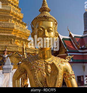 Statue Kinnaree Wat Phra Kaew Palace Bangkok Thaïlande Banque D'Images