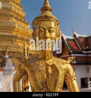 Statue Kinnaree Wat Phra Kaew Palace Bangkok Thaïlande Banque D'Images