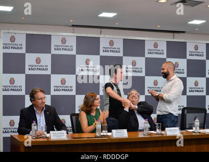 Sao Paulo - SP - 01/17/2019 - Projet lancé "Tem Sa da" - Hôtel de Ville réunit Corinthiens, Palmeiras et S o Paulo dans la lutte contre la violence contre les femmes, un projet a été signé, jeudi après-midi par le maire, Bruno Covas, et président des clubs. Photo : Hrodrick Oliveira / AGIF Banque D'Images