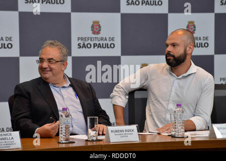 Sao Paulo - SP - 01/17/2019 - Projet lancé "Tem Sa da" - Hôtel de Ville réunit Corinthiens, Palmeiras et S o Paulo dans la lutte contre la violence contre les femmes, un projet a été signé, jeudi après-midi par le maire, Bruno Covas, et président des clubs. Photo : Hrodrick Oliveira / AGIF Banque D'Images