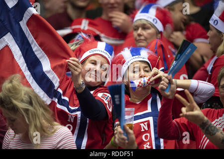Herning, Danemark. 17 Jan, 2019. Fans norvégiens lors de la groupe C match de hand entre le Danemark et la Norvège dans la Jyske Bank Boxen à Herning au cours de l'IHF 2019 Championnat du Monde de handball en Allemagne/Danemark. Credit : Lars Moeller/ZUMA/Alamy Fil Live News Banque D'Images
